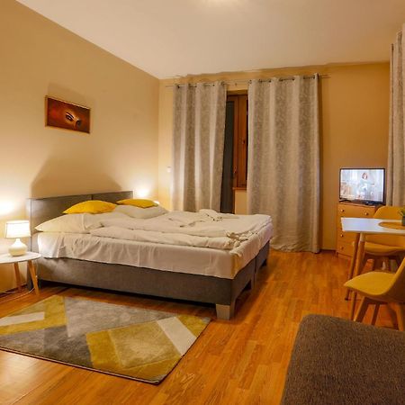 Apartmany Fatrapark 1 S Wellnessom Hrabovska Dolina ルジョムベロク エクステリア 写真