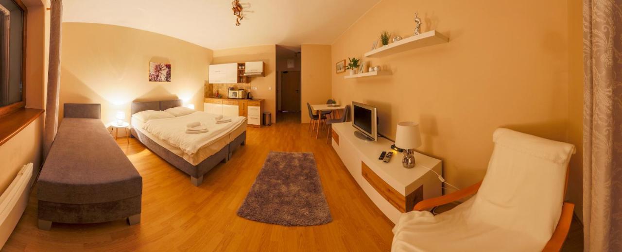 Apartmany Fatrapark 1 S Wellnessom Hrabovska Dolina ルジョムベロク エクステリア 写真