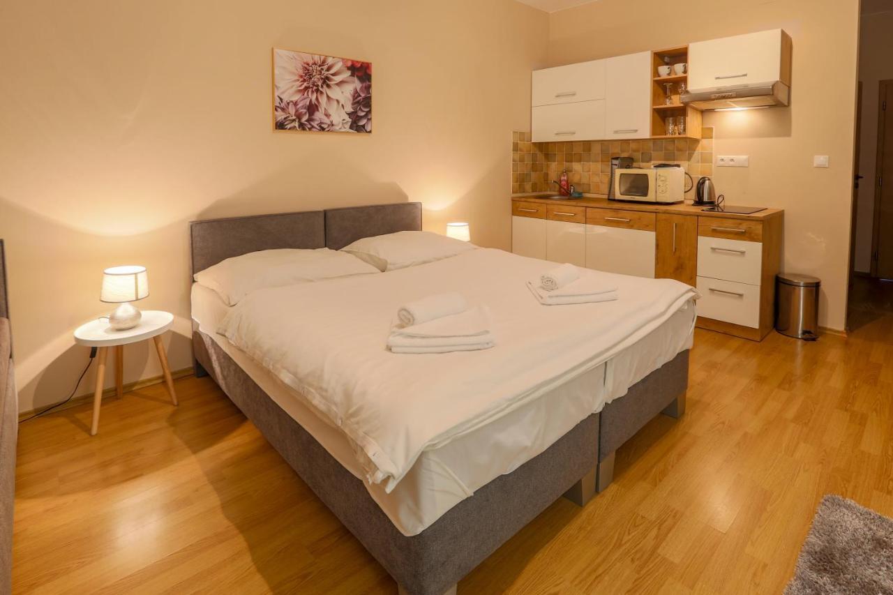 Apartmany Fatrapark 1 S Wellnessom Hrabovska Dolina ルジョムベロク エクステリア 写真