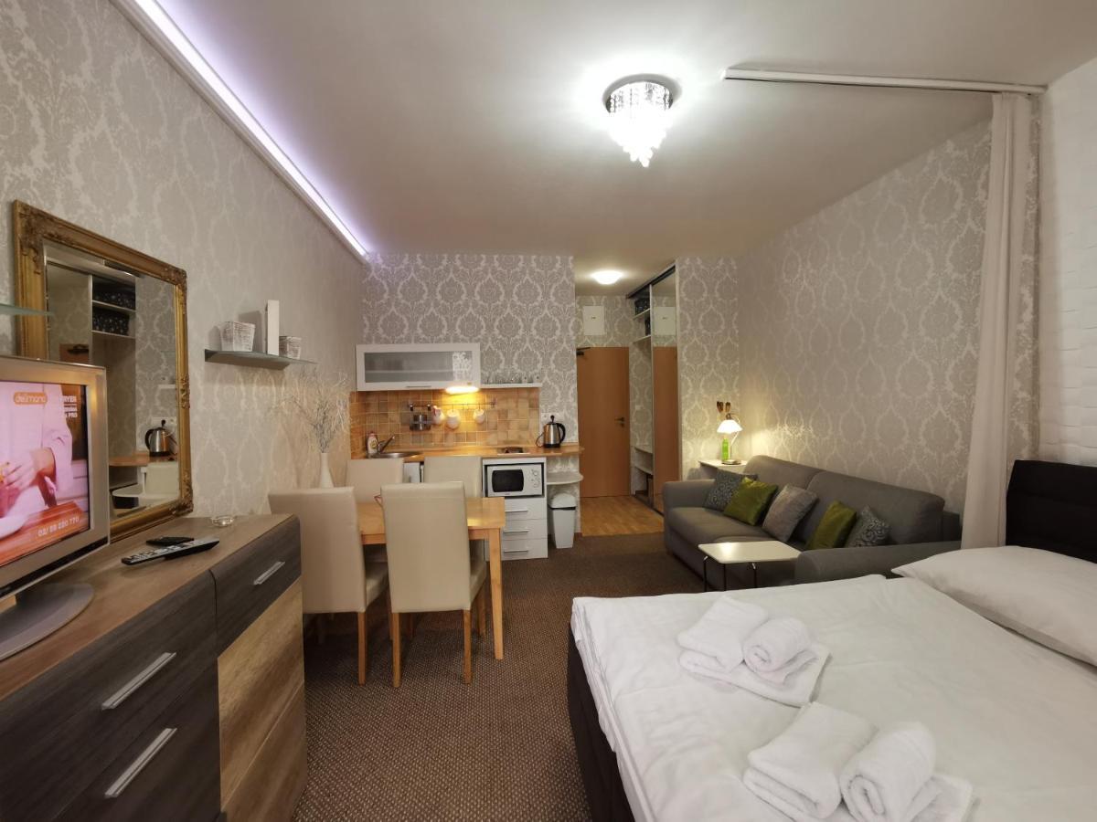Apartmany Fatrapark 1 S Wellnessom Hrabovska Dolina ルジョムベロク エクステリア 写真