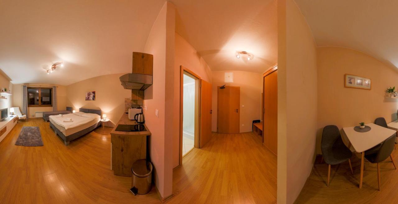 Apartmany Fatrapark 1 S Wellnessom Hrabovska Dolina ルジョムベロク エクステリア 写真